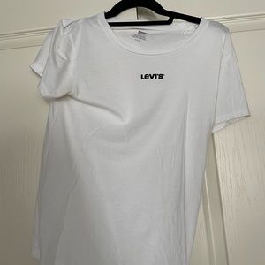 Levi’s White tee